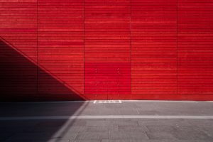 beaver Builder photo module 01 Red walls in the carpark